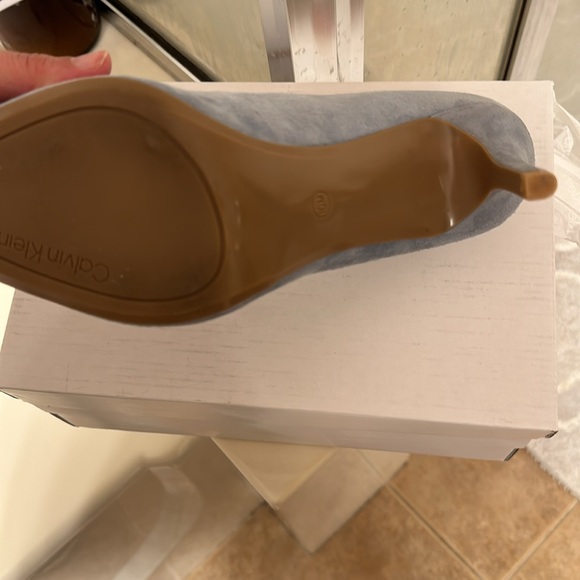 Calvin Klein Gayle light blue pointed toe pump size 10 - Picture 3 of 3